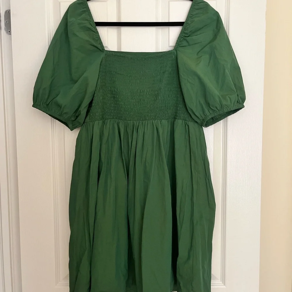 Green Puff Sleeve Dress - Picture 2 of 2